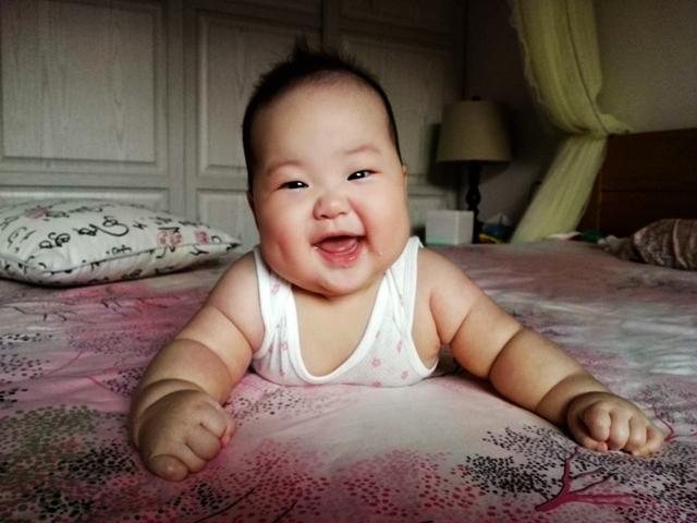 6个月宝宝不吃奶, 妈妈检查后, 医生说: 是孩子救了你