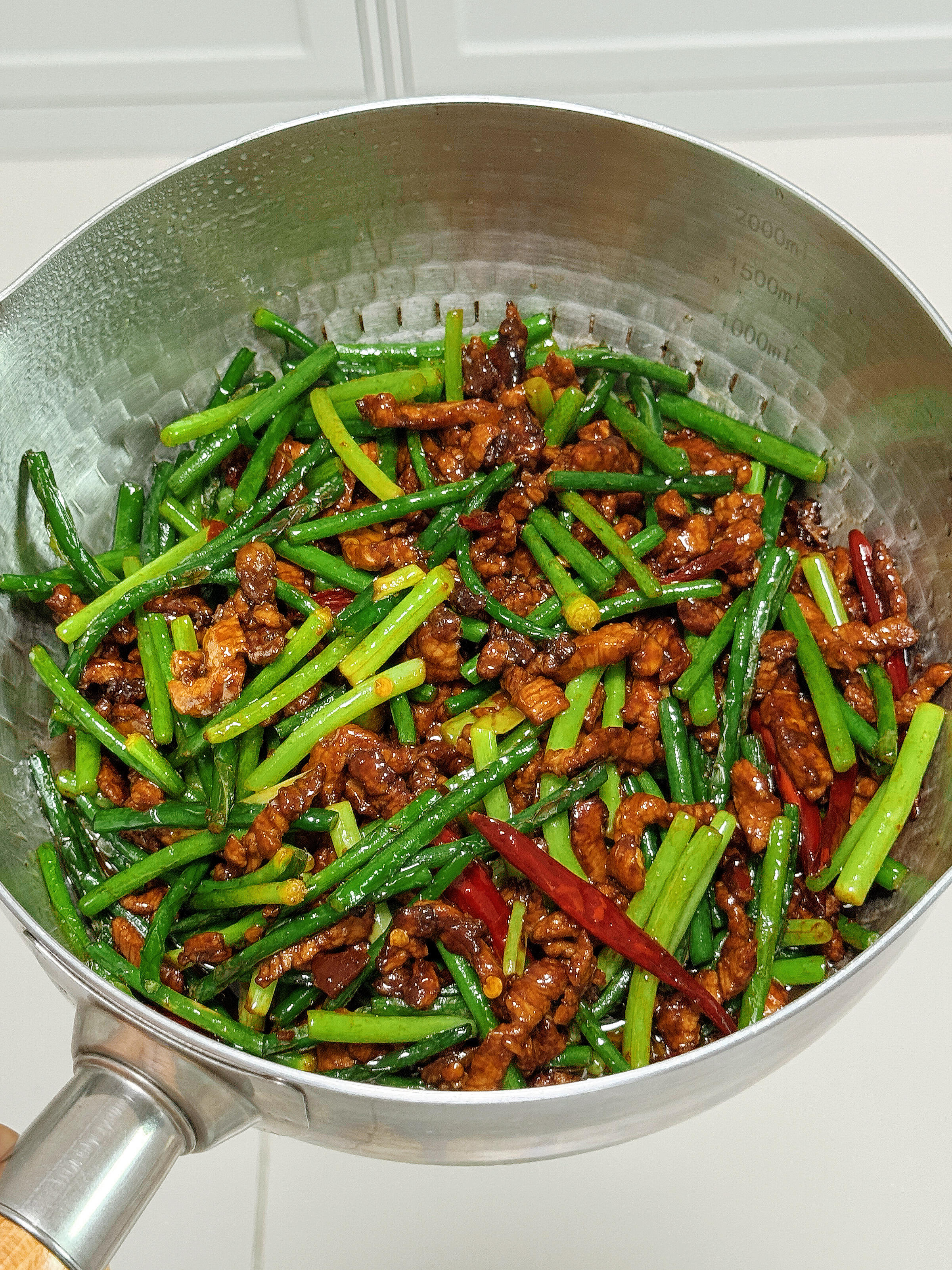 蒜苔炒肉丝太下饭🔥吃一次就彻底沦陷家人们谁懂啊🥩🥩🥩蒜苔炒肉丝真的太