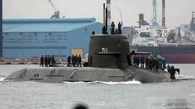 台湾自己造的海鲲号又出海测试了台湾军迷很兴奋已经是第21次了他们猜测在10