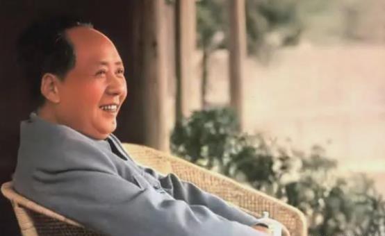 1957年，毛主席在青岛染上重感冒，连续数不愈，病情日渐严重，而西药治疗不见效果