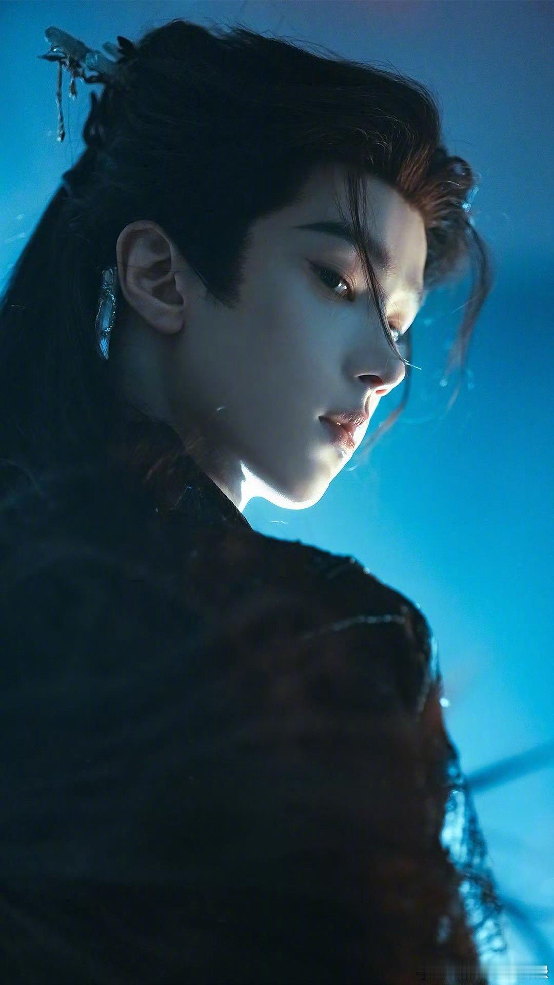 我拍的余承恩奶狗黑化余承恩的奶狗黑化性张力在这组图里一整个拉满，每个眼神都在勾