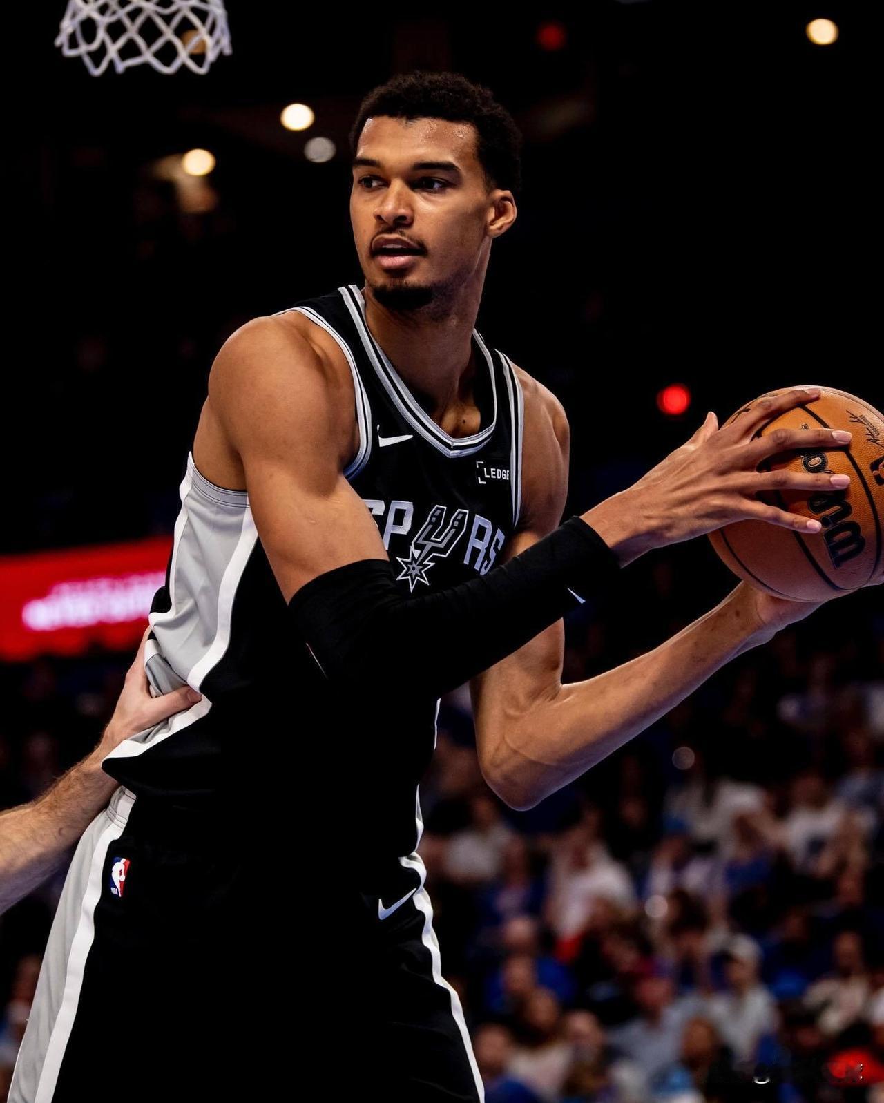 今年的马刺，这么强吗？？？[无奈吐舌]——场均120.3分，联盟第二——进攻