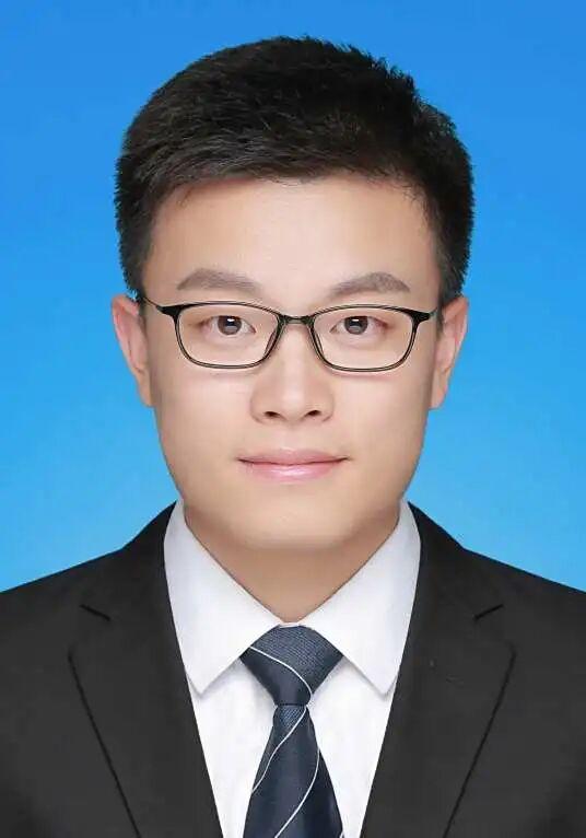 “90后”李金东履新