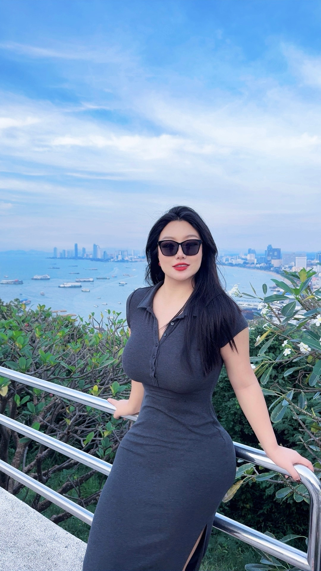 登高远眺海纳百川有容乃大蓝色的宁静和我一起感受大海的治愈力​​​