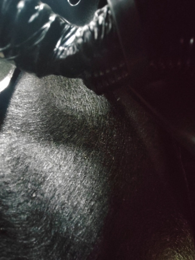 你们的雅阁左前轮内衬打开机盖后是不是这样的，本田用料真的无语了，加一块铁皮内衬