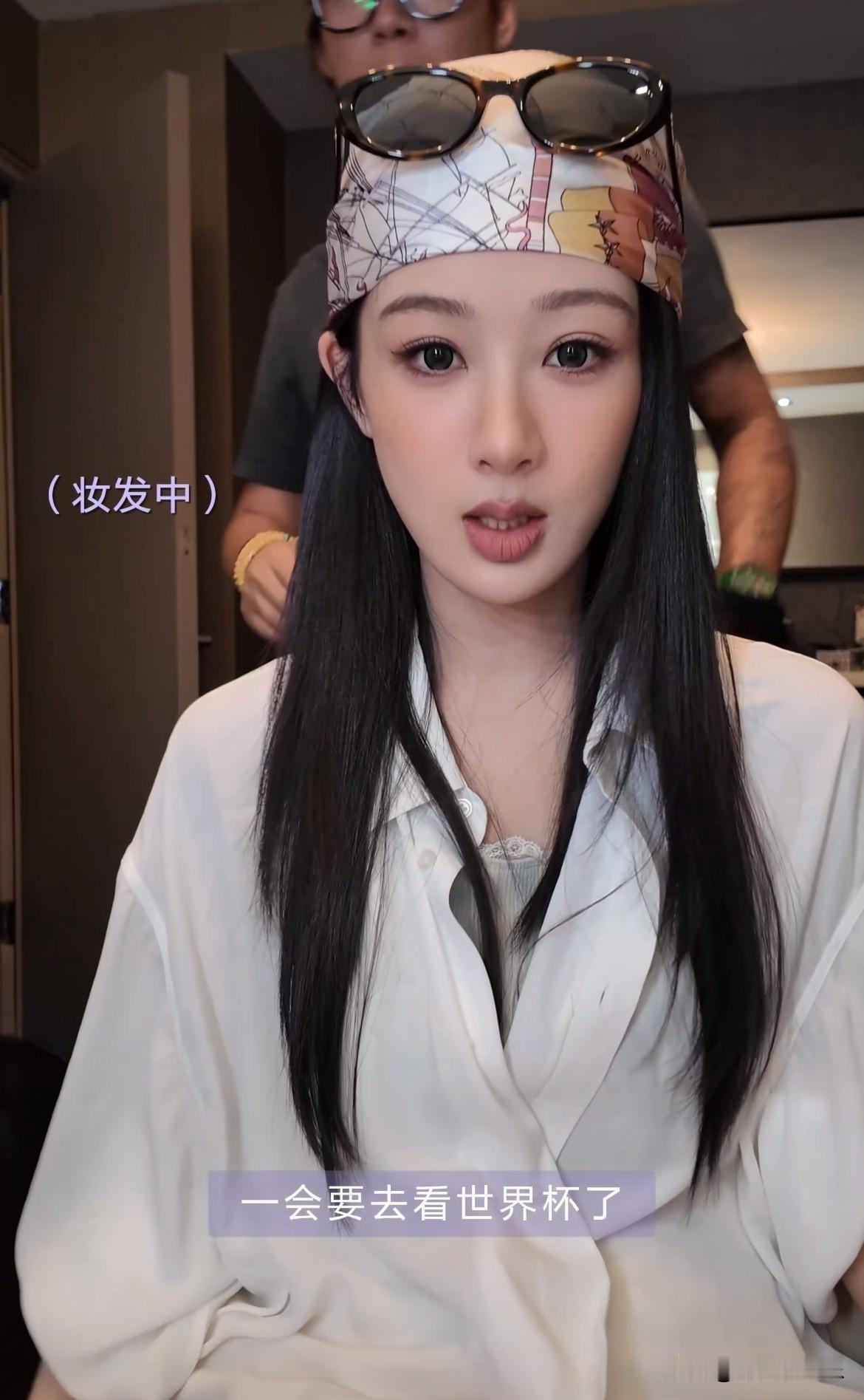 能说句实话吗？盯着这组照片看了两分钟，在脑子里疯狂搜索女明星的姓名，最后才发