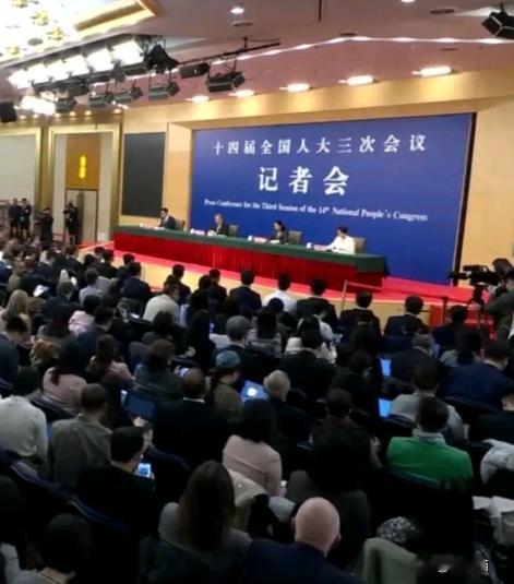 只要我们国家还没有召回驻日大使，只要我们国家还没有开始撤回日本华侨，只要我们还没