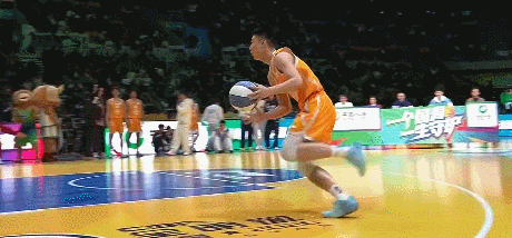 不运球不持球的扣篮就是耍流氓！俞泽辰你是冠军！CBA以后建议少找一些外卡，他们不