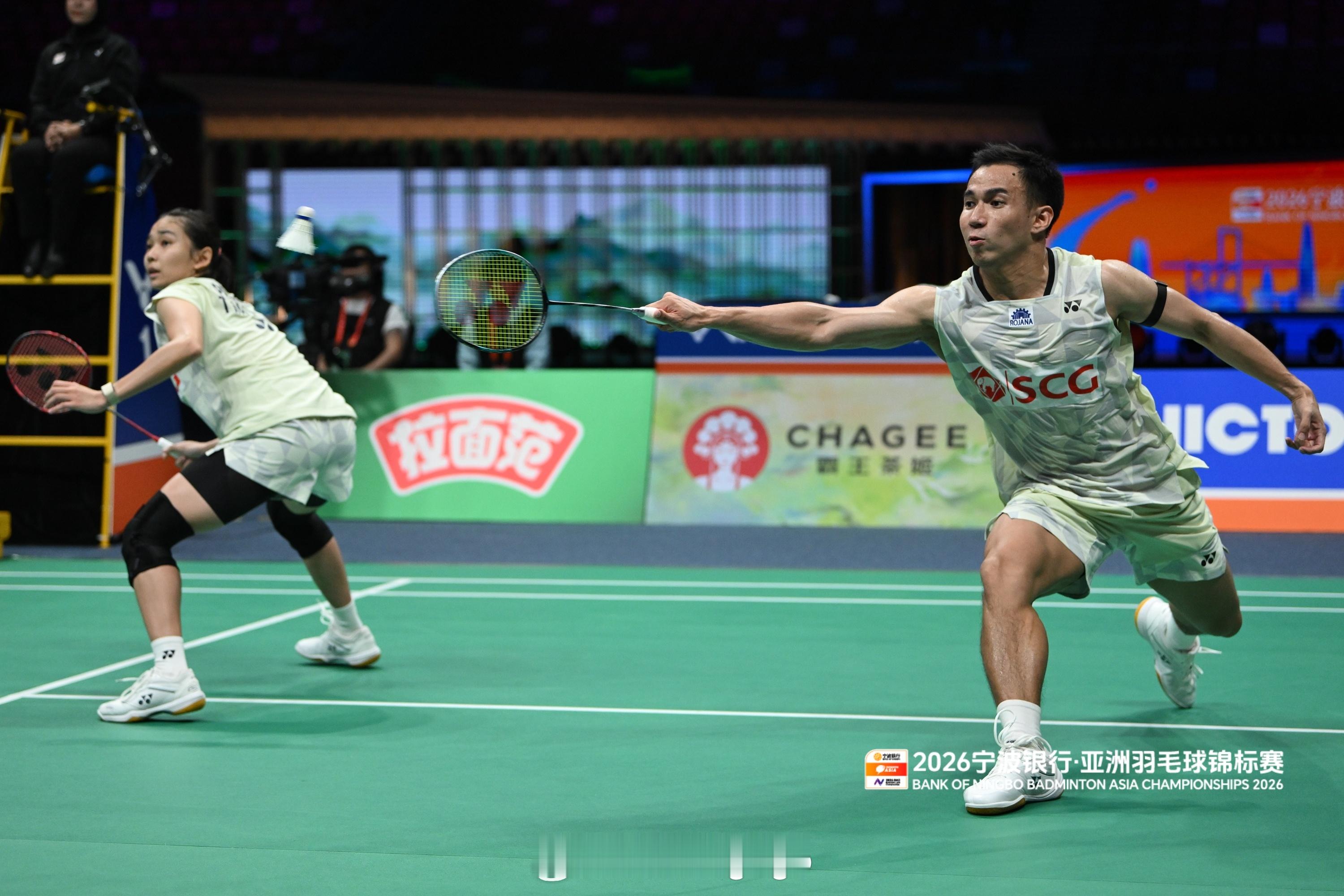 泰国混双运动员德差波因身体原因，退出决赛。在德差波/苏皮萨拉退赛后，在另一场半决