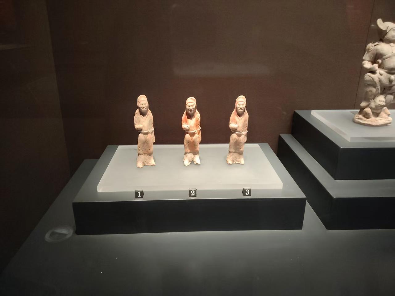 宇文赟和高炜告诉后世，朝代的建立可能各有不同，但朝代的灭亡却大同小异。杀国之