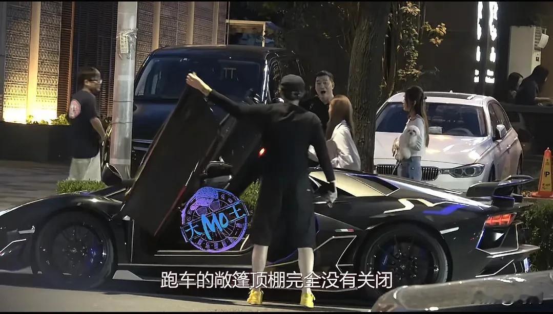 到首都了就别嚣张，黄子韬因违法被行政处罚。俗话说，京城里随便一条街上都有可以排名