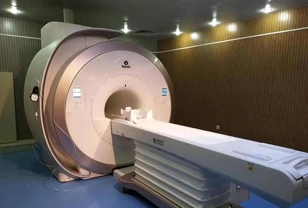 核磁共振仪，中国无法生产时，国外的飞利浦卖中国3000万一台，中国自主研发量产后
