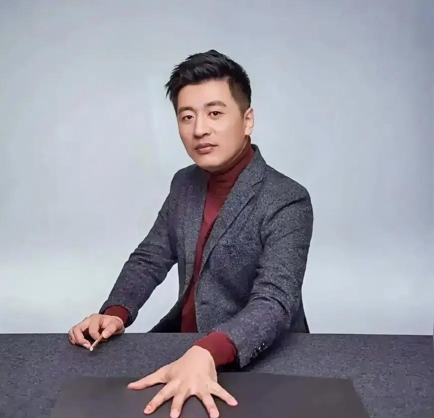 张雪峰说：“你若是一个老实孩子，一定要好好学习，因为一旦落入社会底层，和一群没
