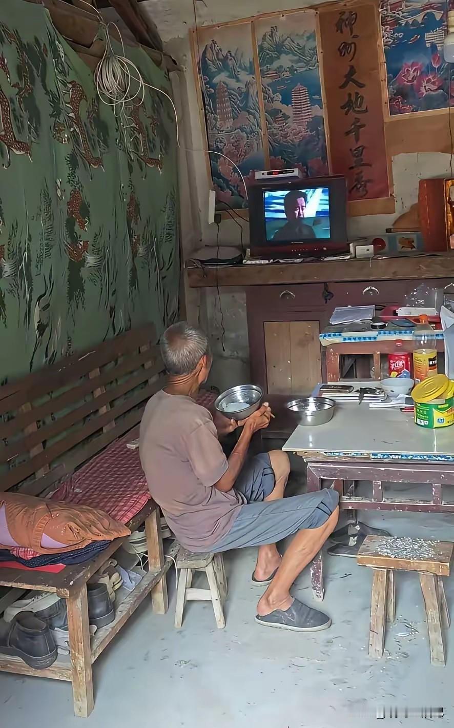 这场景太熟了，你们小时候老家是这样的吗
