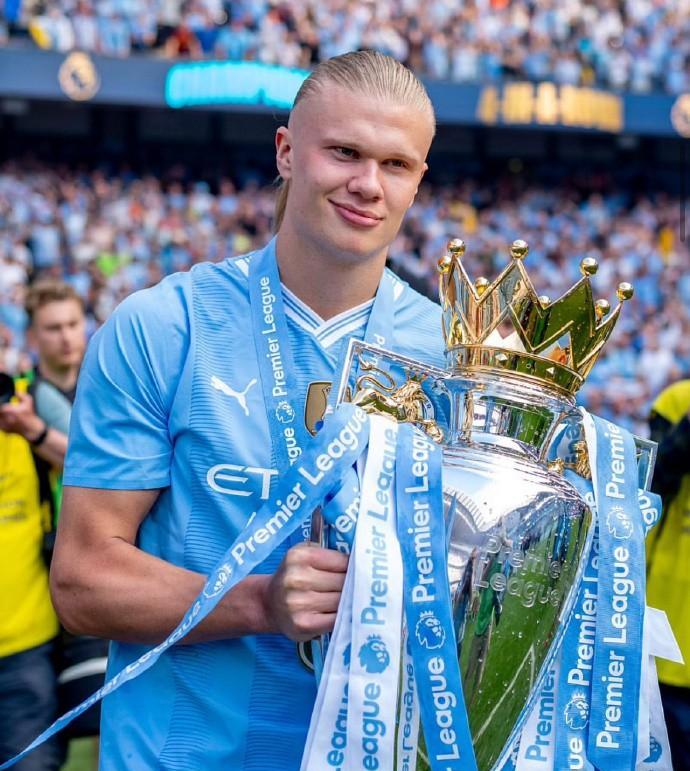 格列斯曼，哈兰德和伊布这三人究竟谁更强一些？1.格列兹曼2018年世界杯冠