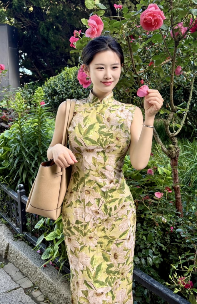 娇俏可人，身材曼妙