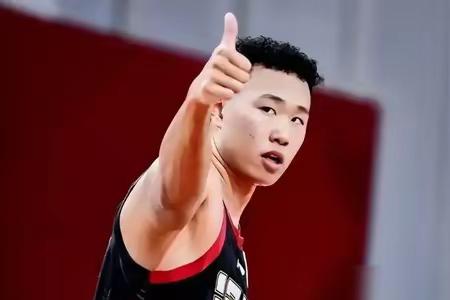 现在公布贺希宁是CBA常规赛最有价值球员都有点儿晚了。到4月底CBA常规赛正式结