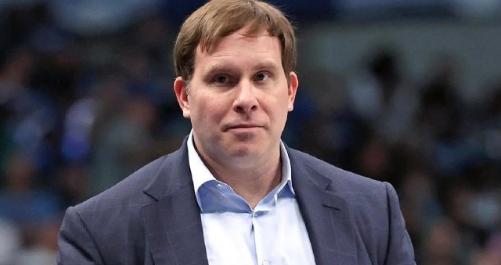 其实东契奇和浓眉戴维斯交易的真正幕后主使是独行侠的老板帕特里克·杜蒙特，当初杜蒙