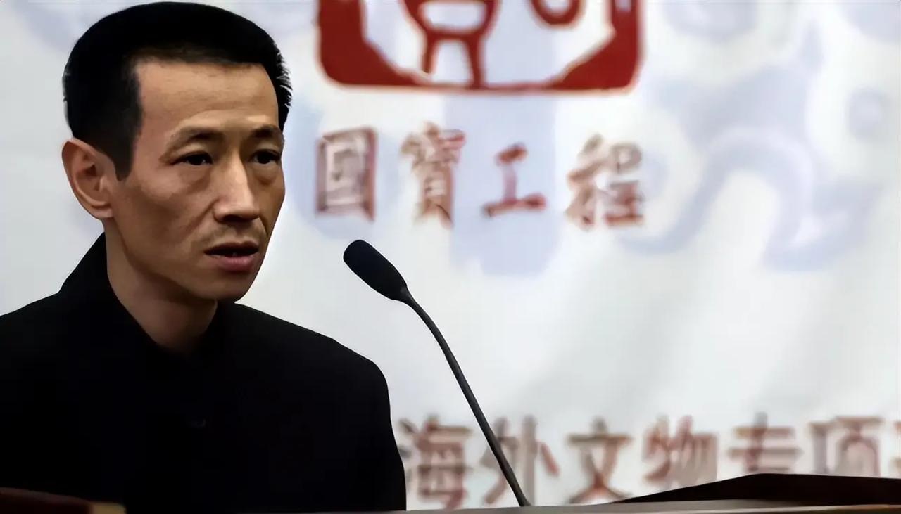 2009年，一名中国男子花2.7亿，在法国拍下圆明园兔首、鼠首。等到对方催款，他