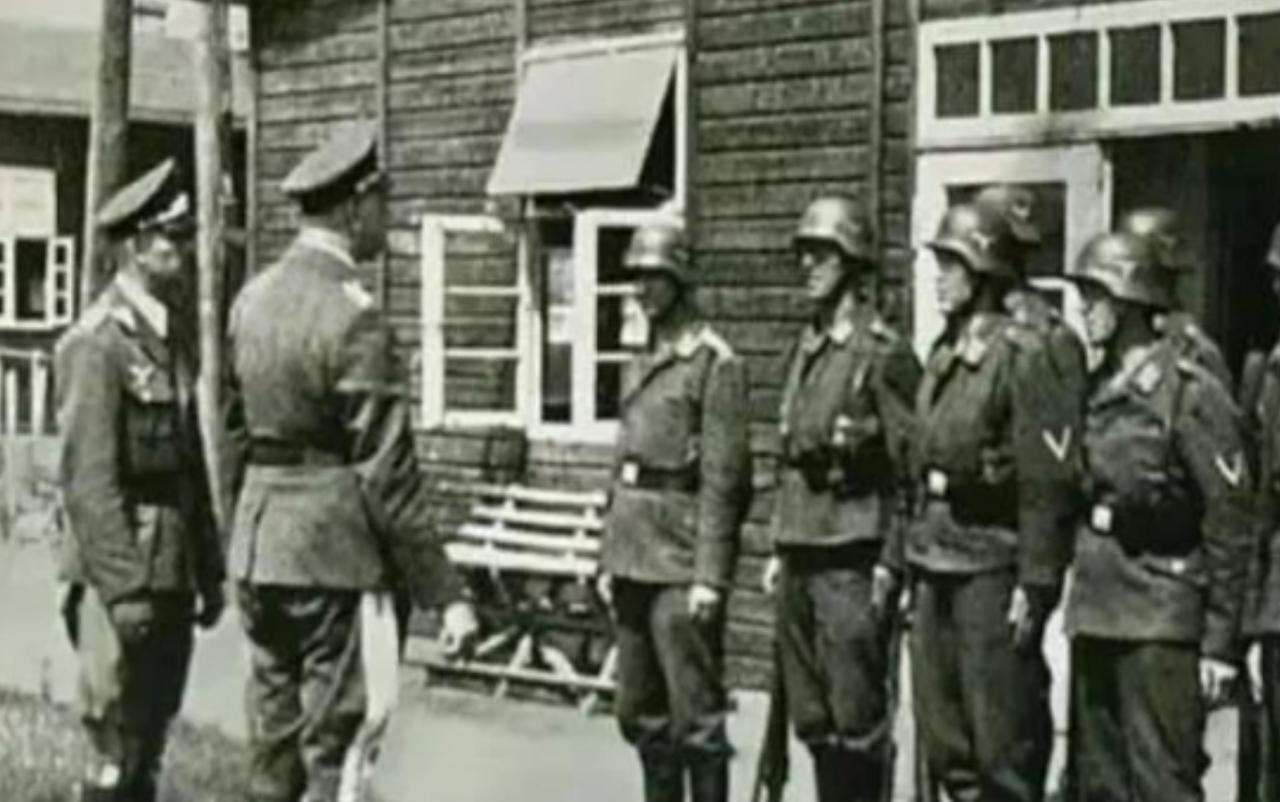 1944年，600名盟军俘虏，整整用了一年时间，挖了一条110米长的逃生隧道，可