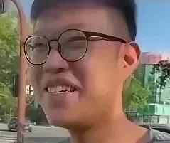 马上就要开学了，姜润泽给他养父来锁喉的过肩摔的视频全网都知道了。这段视频拍下