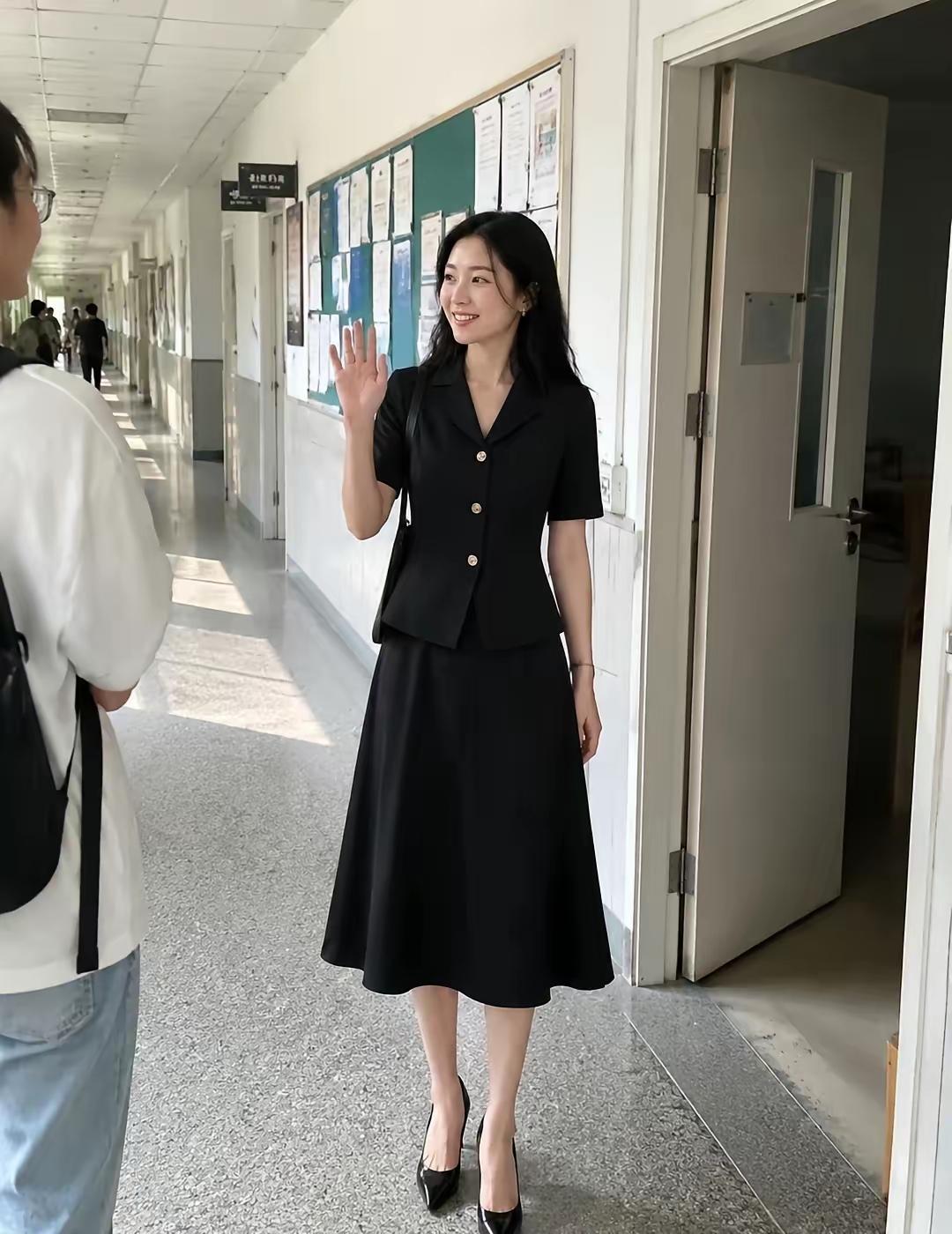 穿着这身衣服去学校，被夸漂亮，是真的？