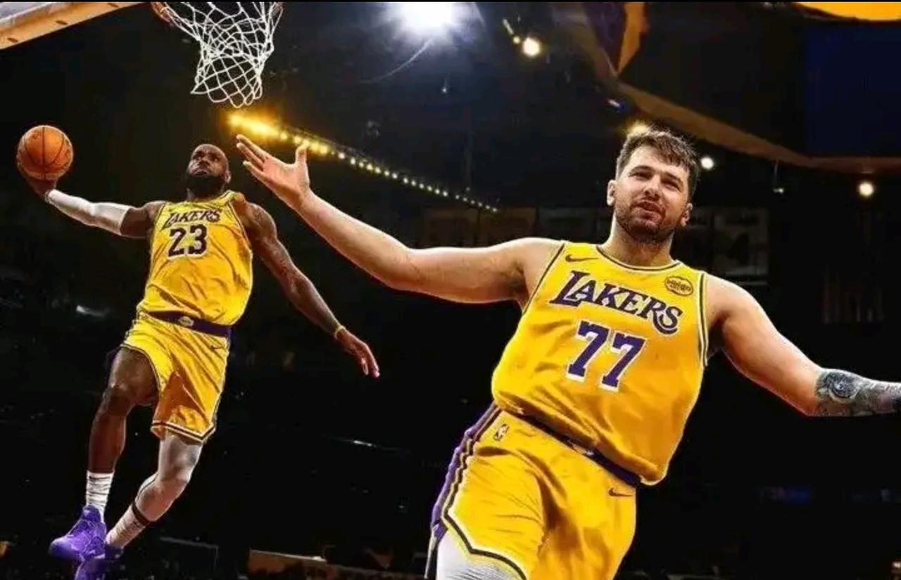 湖人今年的胜负手可能在艾顿和斯玛特目前三巨头已经越发成型，老詹甘当绿叶，里