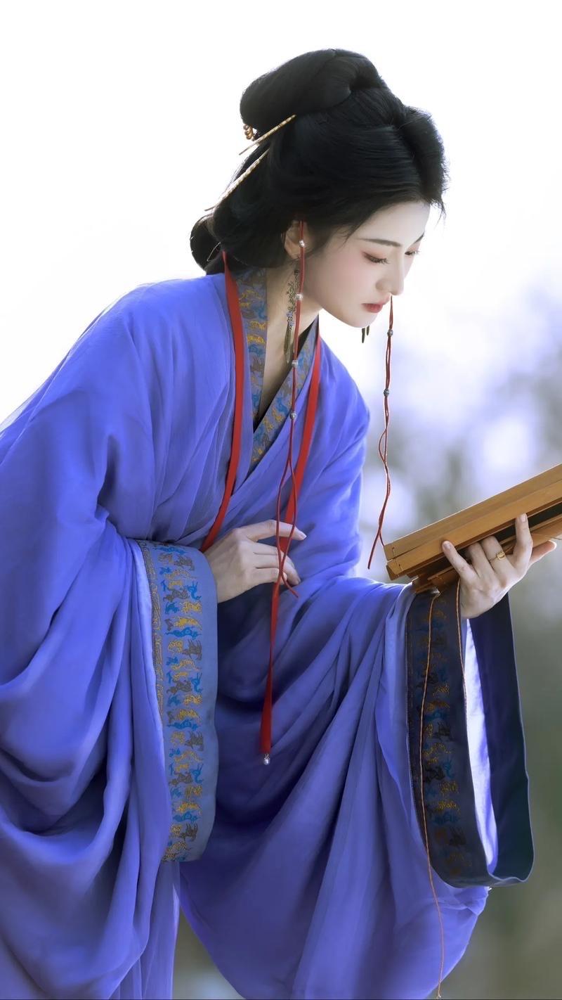 他拒娶文姜，逃过一死；他抢着要，却被绿还被杀春秋第一美女文姜，谁娶谁倒霉？有