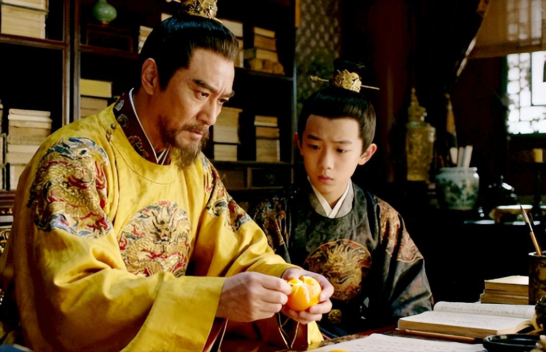 明朝时期，朱元璋给儿子剥桔子，一旁的马皇后却脸色煞白，几乎是下意识地脱口而出，快