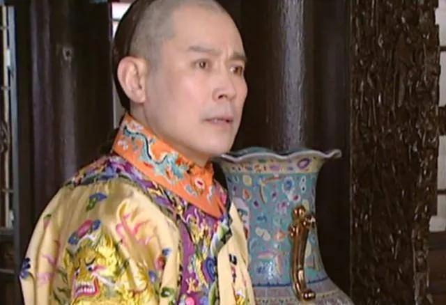 1724年冬天，废太子胤礽病重，眼看挺不过去了，叫来身边的太监，说想托句口信给雍