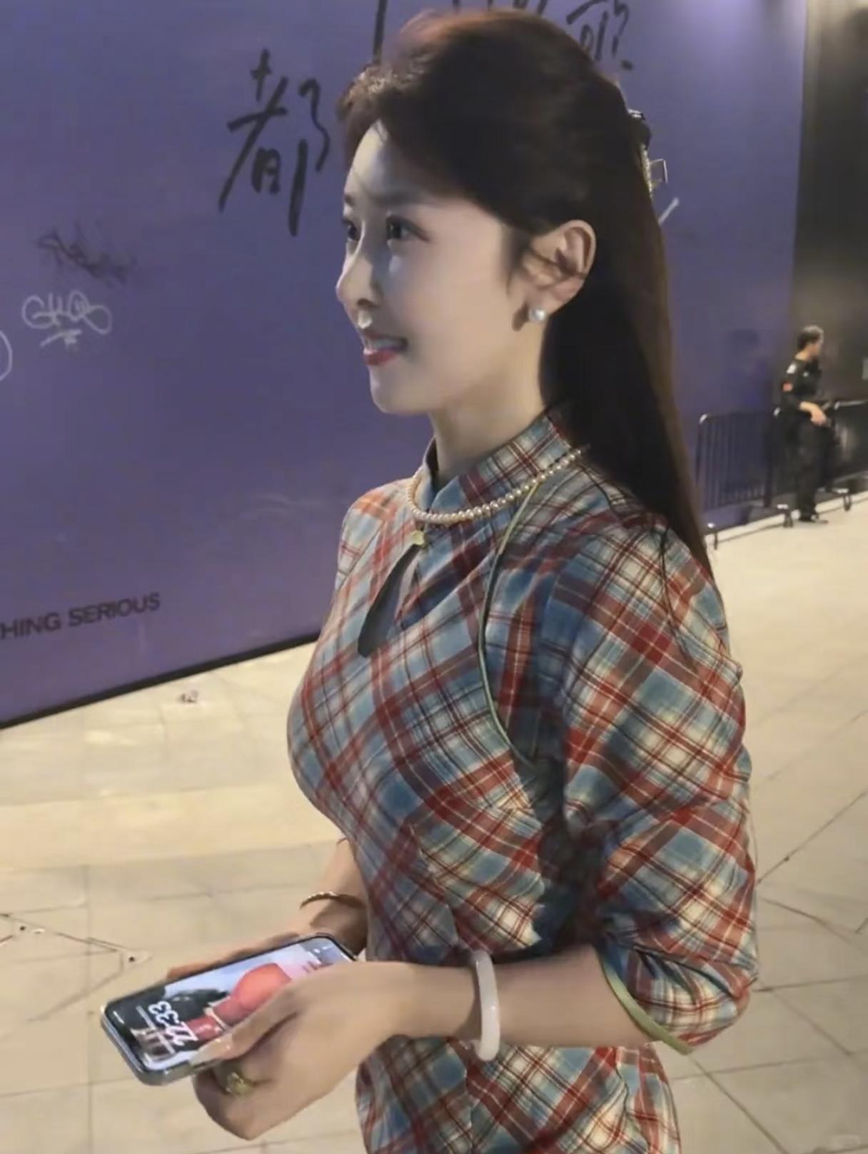 感觉这是5000年难遇的美女！