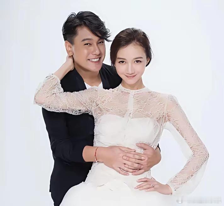 潘粤明欠他的婚礼红包，6年没还朱孝天在访谈里提了一嘴，2016年巴厘岛大婚，请帖