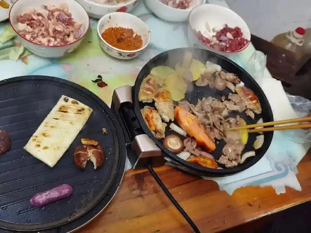 从厨房宠儿到角落吃灰，电饼铛为啥不香了？还记得前几年很火的电饼铛吗？广告里它