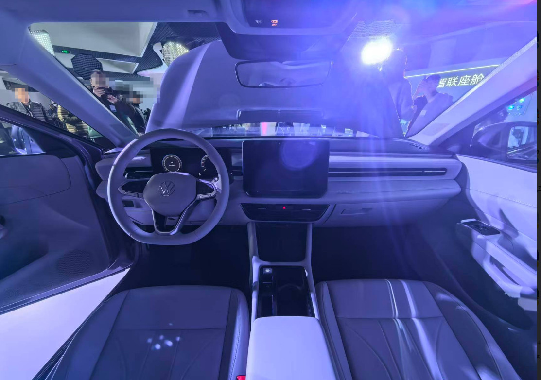 大众是真急了！朗逸Pro直接定价8.88万起，这价格基本就是冲着比亚迪秦PLUS