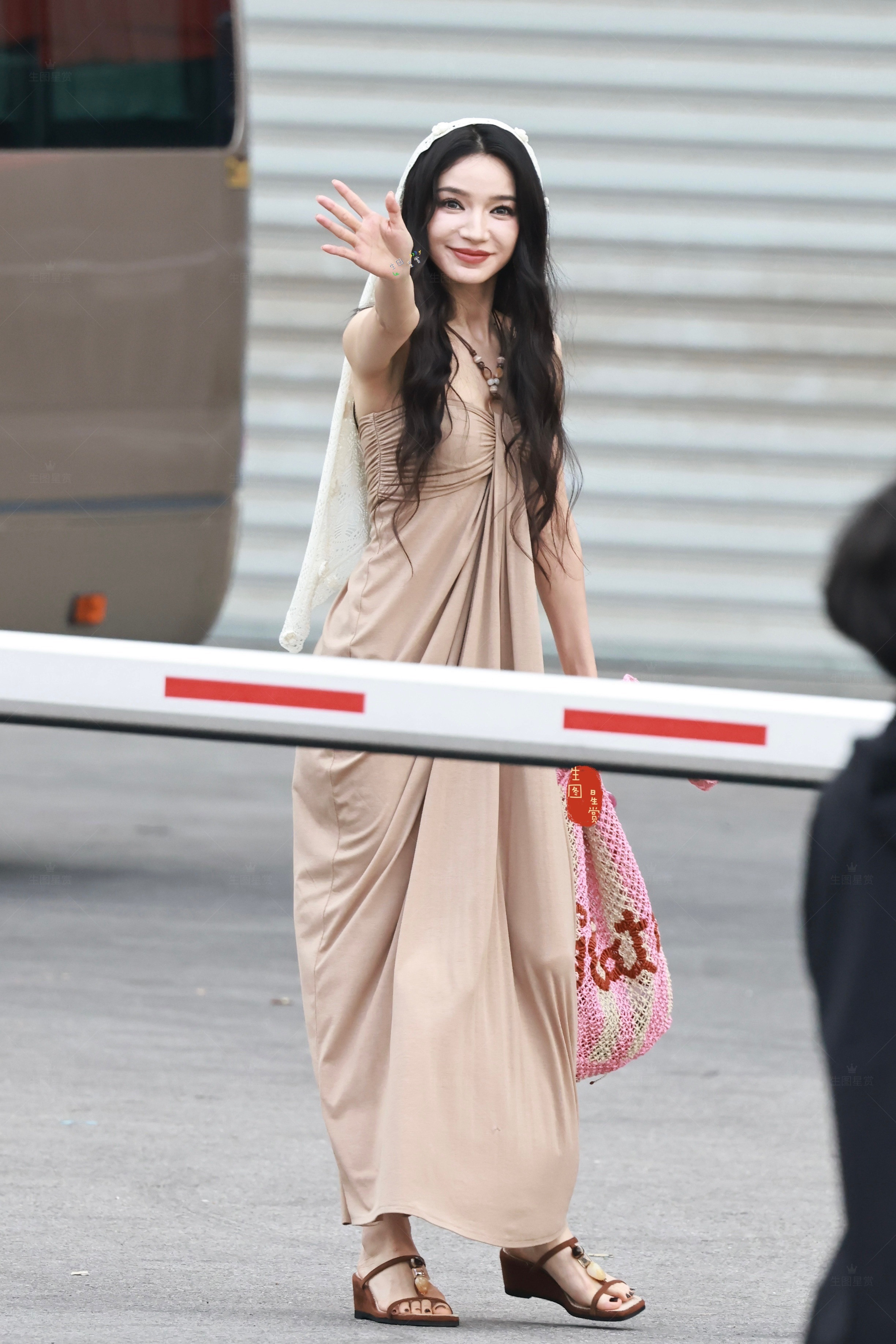 戴头纱的代斯，异域女神来的代斯今日浪姐上班出图乘风2026