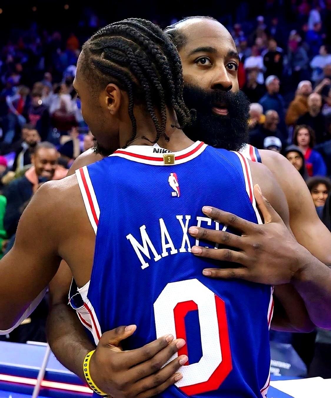 费城76人队媒体：不敢想象，我们曾经拥有哈登和马克西的师徒后场组合马克西这周