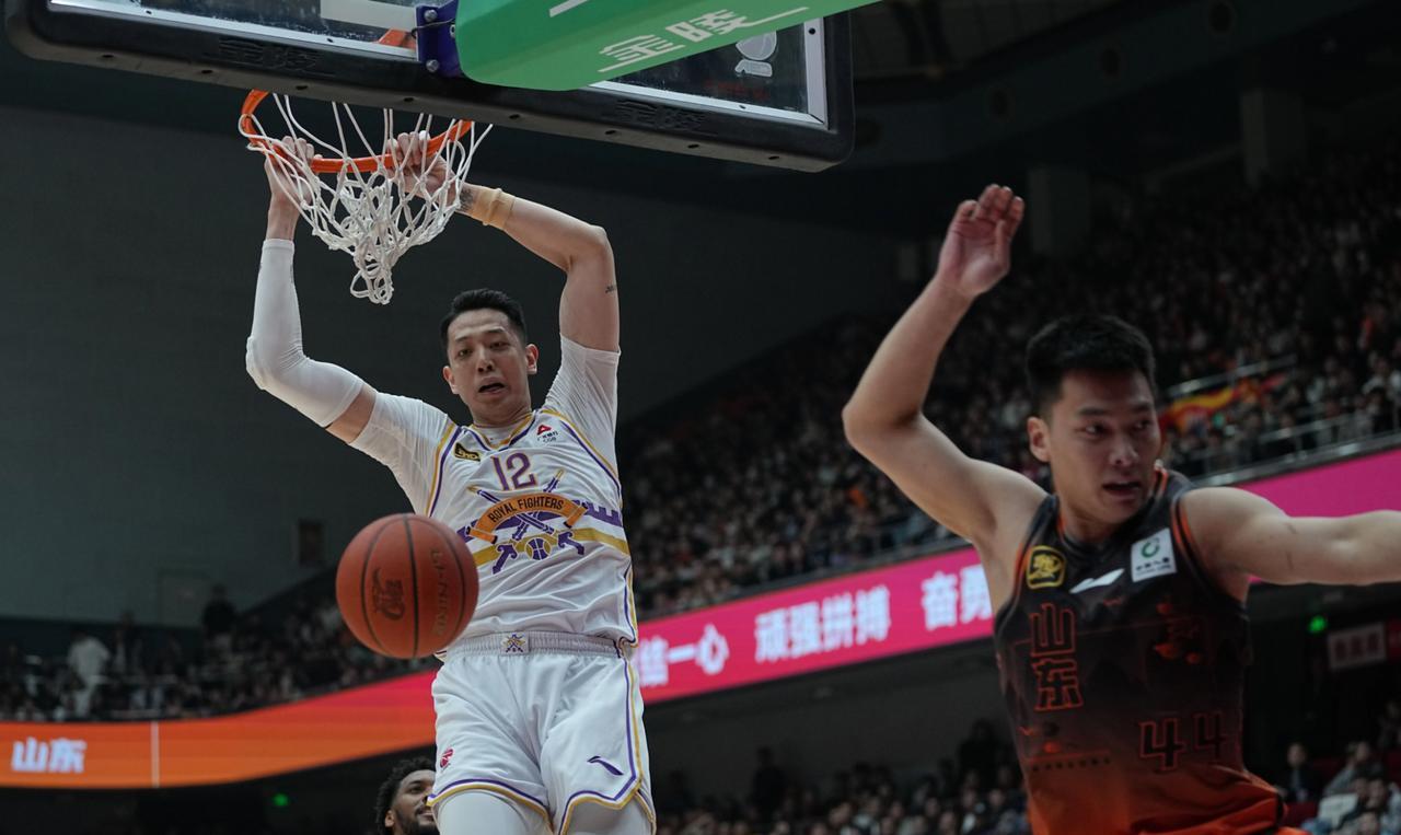 山东队大胜！并以85-75的战绩成功击败了埃及队，除了陈培东贡献了15分之外，以
