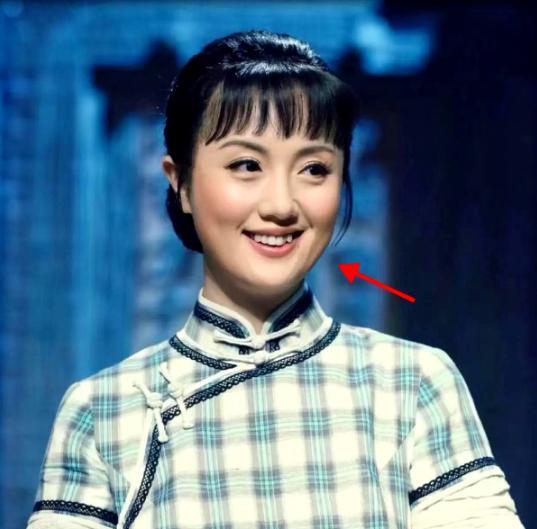 1993年，朱媛媛同时考入“北电”、“上戏”、“中戏”，最终选择了中央戏剧学院。