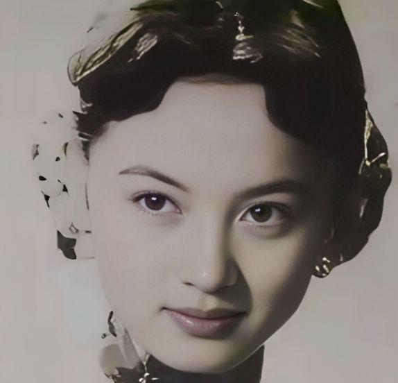 1918年，唐继尧让妻妾以打麻将的名义，将手下庾恩旸的妻子钱秀芳约到家里，还没打