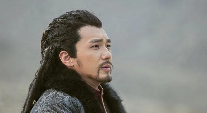 汉武帝在位时，他晚年派使者出访匈奴，李陵一见汉使就情绪激动地质问：“陛下为何要杀