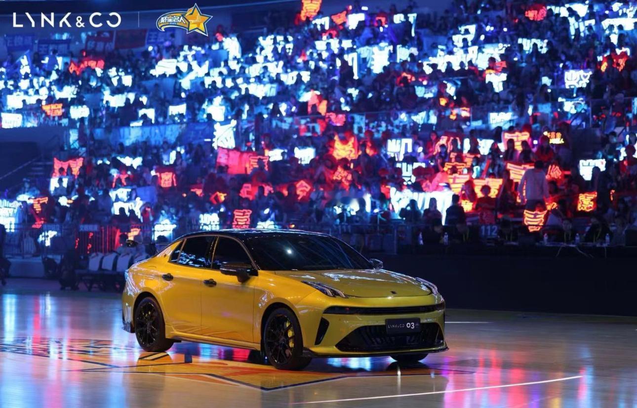 聚星名人赛汽场全开又被领克03炸裂到了作为一个体育摄影师，我的审美里，领克03很