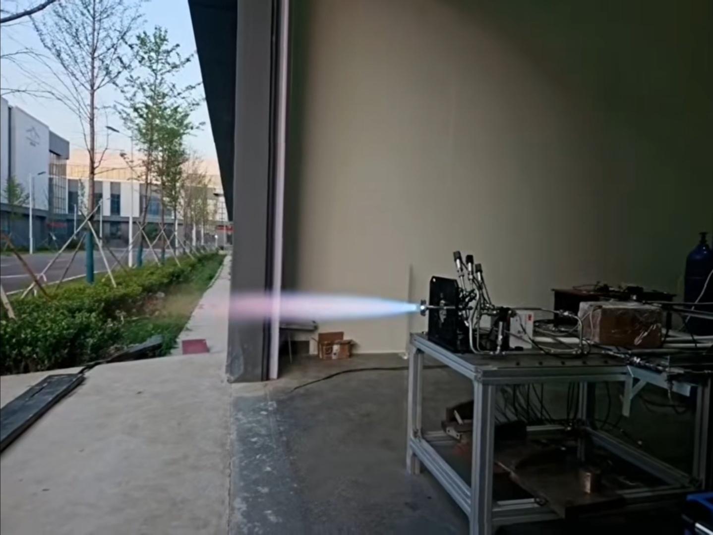 【宇航推进200吨级甲烷机沧龙九号高压高可靠多次复用火炬点火器研发成功】近日，北