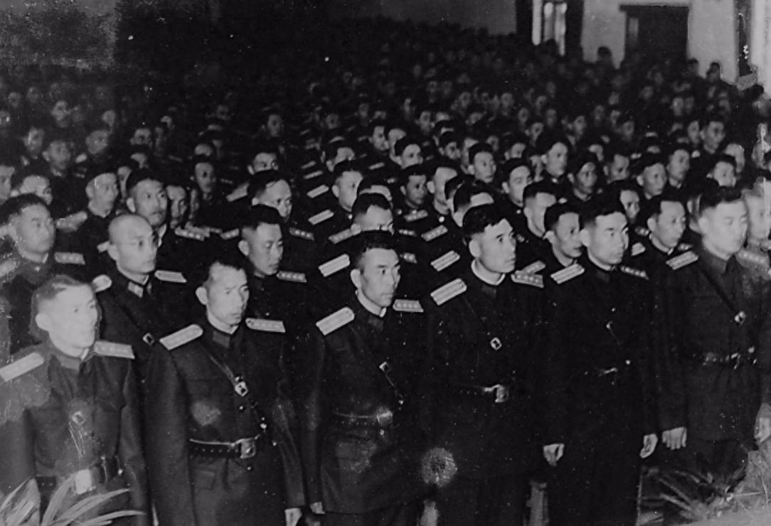 1955年授衔时他已经离休，上级考虑到他的历史贡献：授予中将军衔“老朱都离休