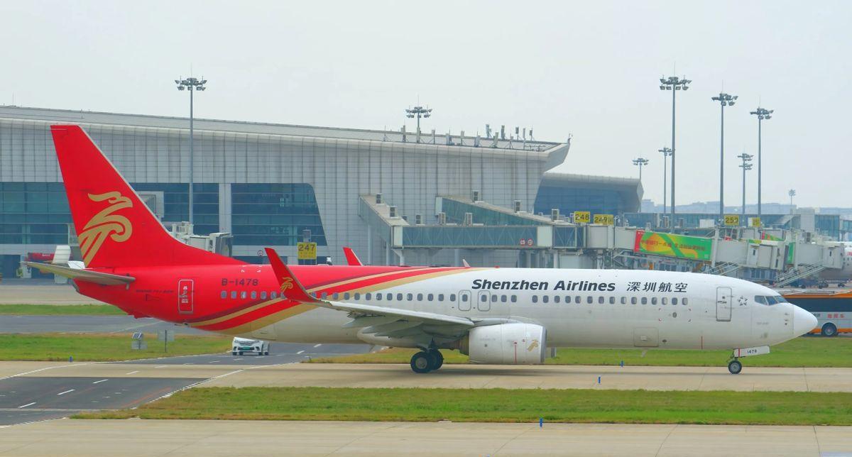 深航一架737客机在嘉兴市秀洲区空域绕行。2025年5月19日下午，深圳航空一架