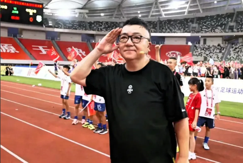董路说：“孙继海搞青训花了3000万，这个我比不了。但是他培养出来的好苗子，是来