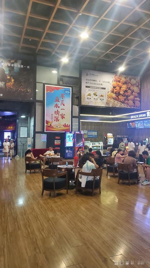 西安私人影院大翻车！299元强制陪侍，报警后竟还在营业？4人被刑拘大快人心！