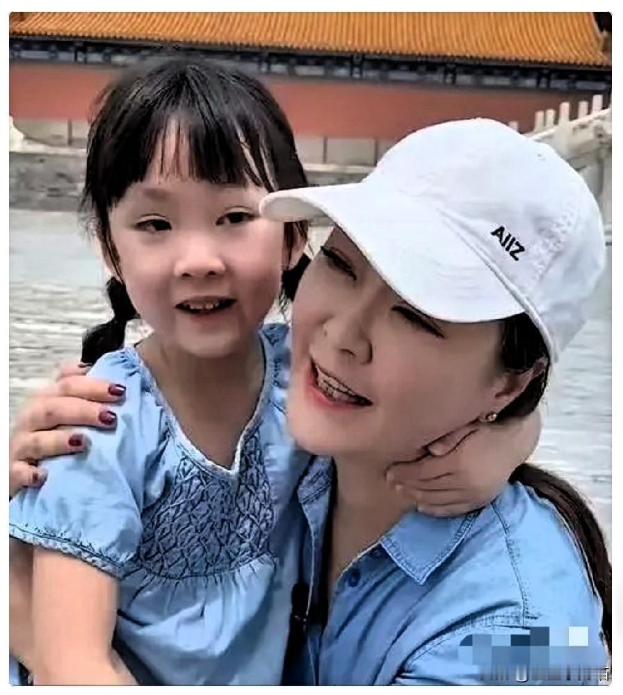 查了一下王小骞女儿也是个苦命人啊王小骞在41岁的时候生下了早早，早早是个早产