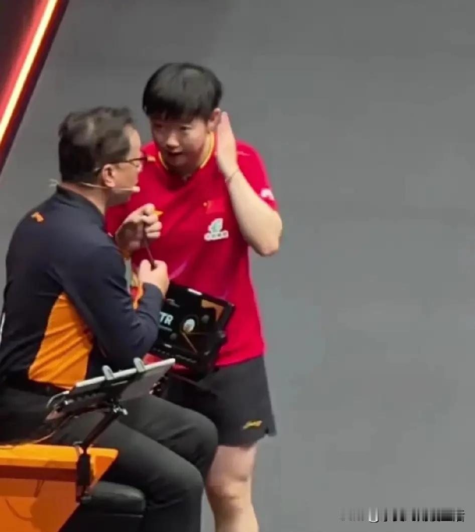 孙颖莎回应我就想试试。说得轻描淡写。脸上笑意盈盈。但是动作很干脆，接都不