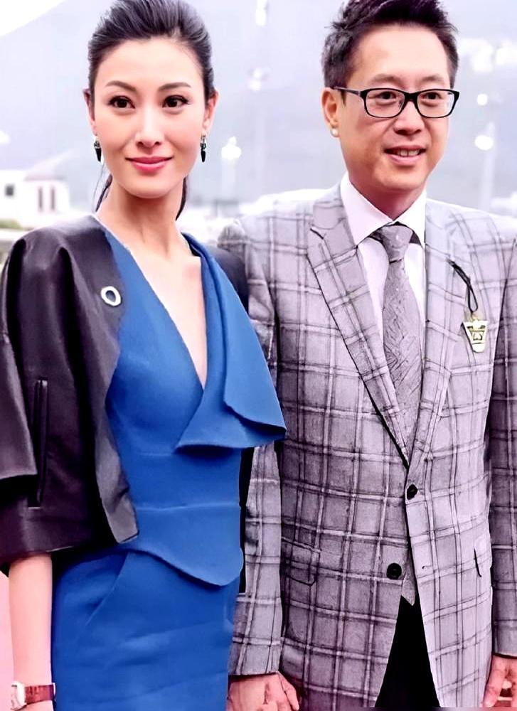 王晶一句“200万太少”，把许晋亨的豪门生活戳破。每月信托发200万，听着