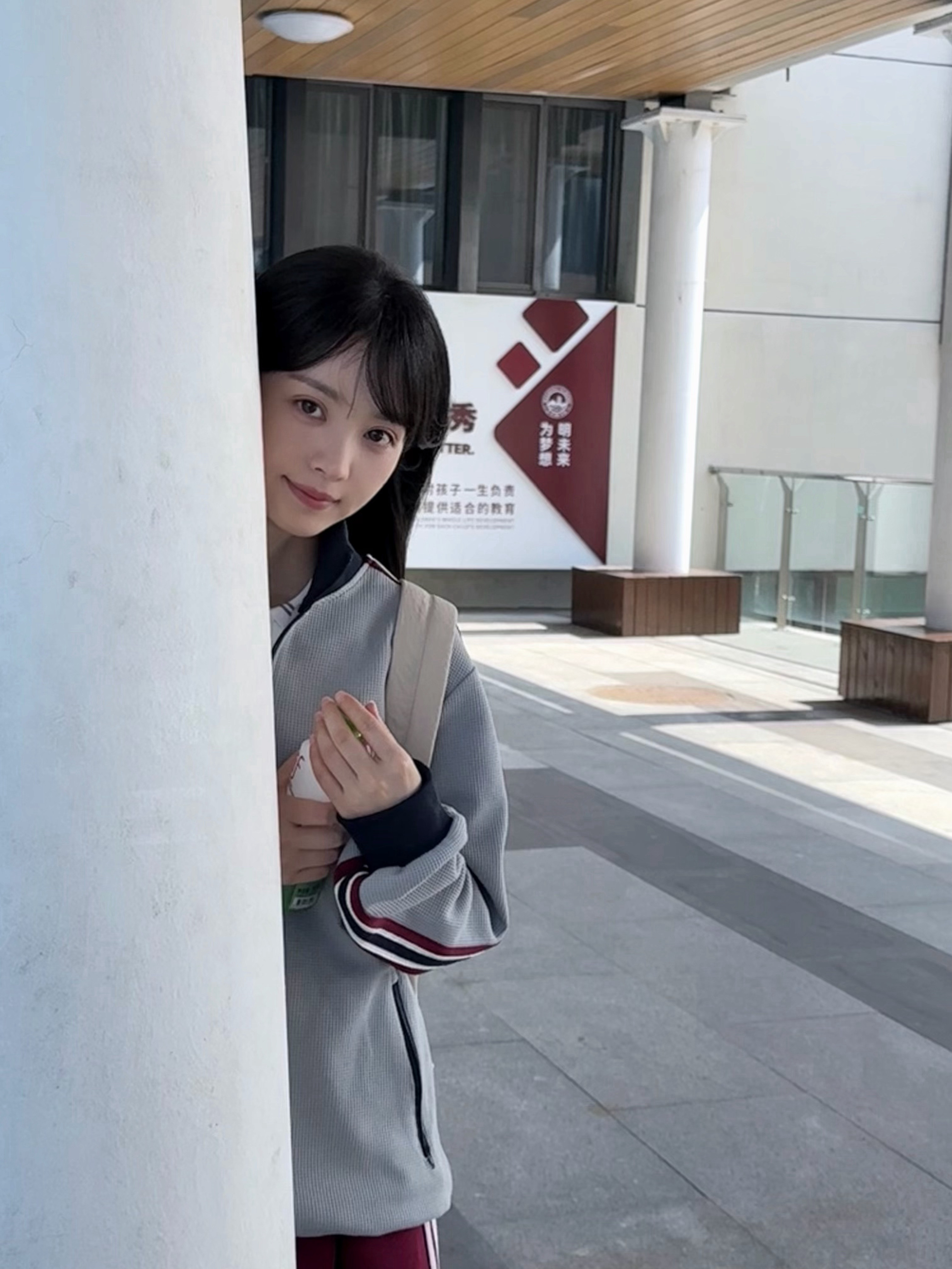 田曦薇🍃 林知夏观察日记裹挟一整个盛夏的温热，同林知夏成长篇章里的流淌心事共